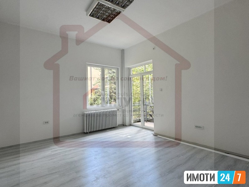 DELOVEN PROSTOR NA ODLICNA LOKACIJA VO CENTAR