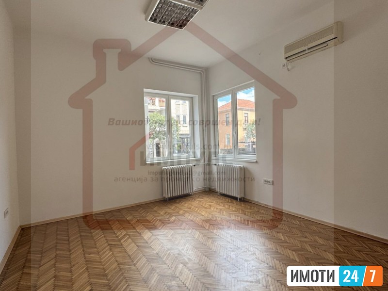 DELOVEN PROSTOR NA ODLICNA LOKACIJA VO CENTAR