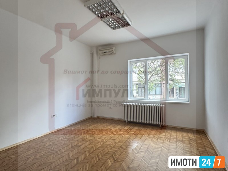 DELOVEN PROSTOR NA ODLICNA LOKACIJA VO CENTAR