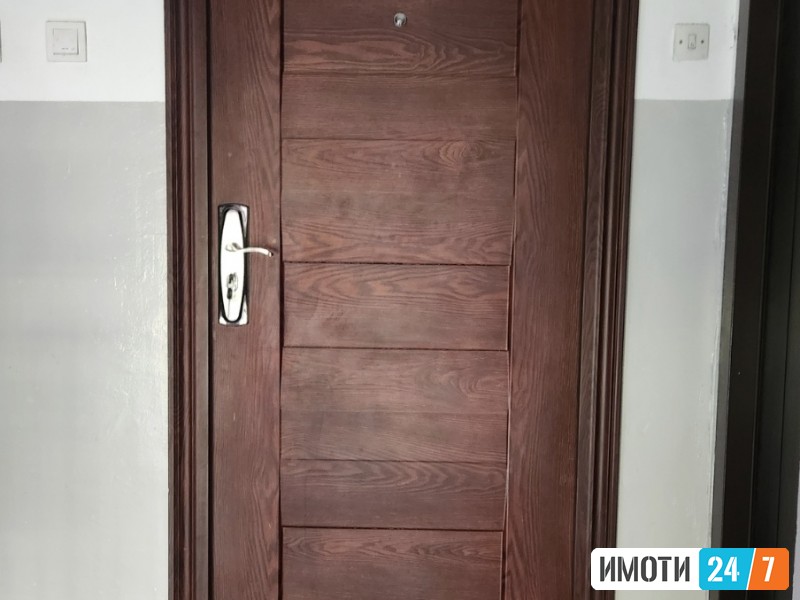 Prodavame garsonjera vo Debar maalo