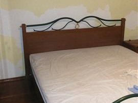 SE IZDAVA TROSOBEN SRTAN SO LOKACIJA VO CENTAR