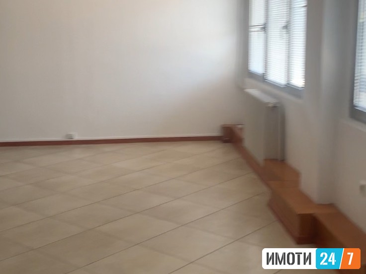 SE IZDAVA REPREZENTATIVEN DELOVEN PROSTOR VO CENTAR