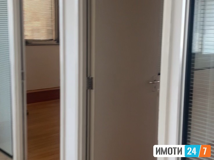 SE IZDAVA REPREZENTATIVEN DELOVEN PROSTOR VO CENTAR