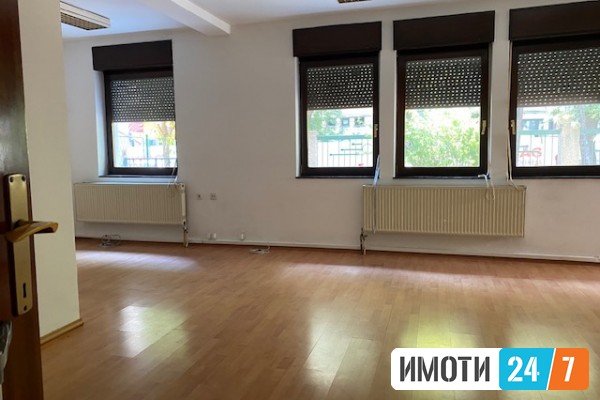 SE IZDAVA PRAZEN DWELOVEN PROSTOR SO LOKACIJA VO CENTAR