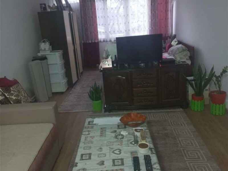 Se prodava stan vo Železara so čist imoten list 63 m2 so po 20m2 podrum terasa I dvor