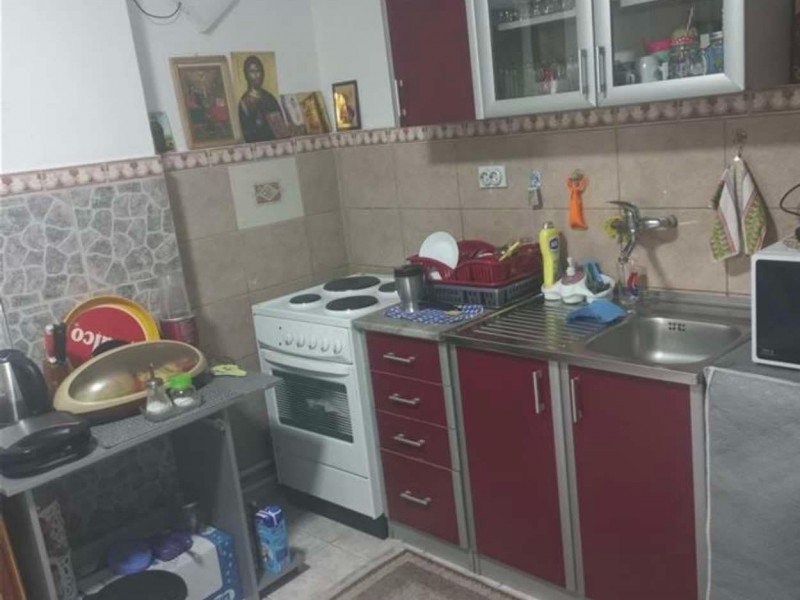 Se prodava stan vo Železara so čist imoten list 63 m2 so po 20m2 podrum terasa I dvor