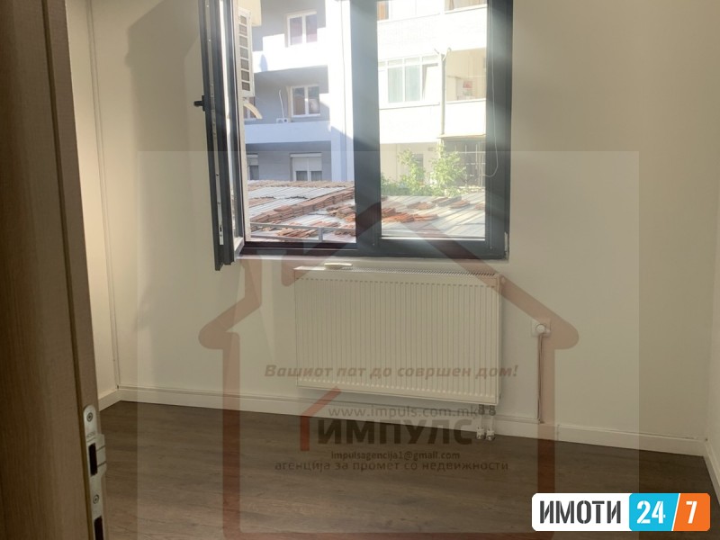 PRAZEN TROSOBEN STAN SO DVOR ZA DELOVNA NAMENA NA RUZVELTOVA