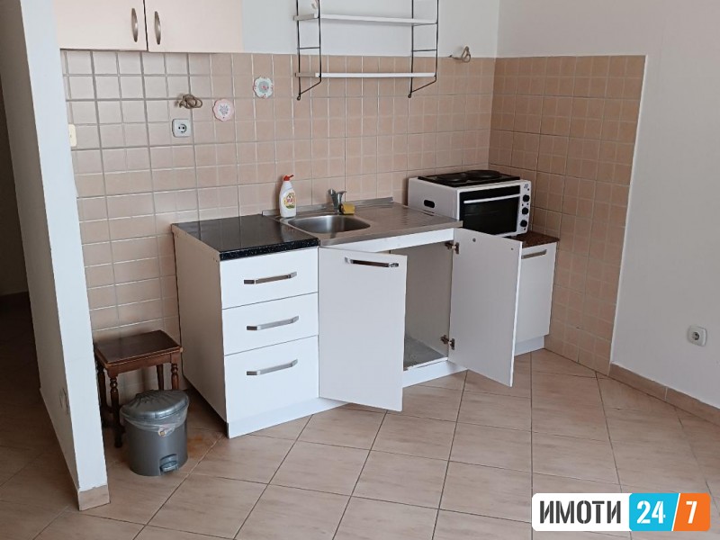 Издавам гарсоњера
