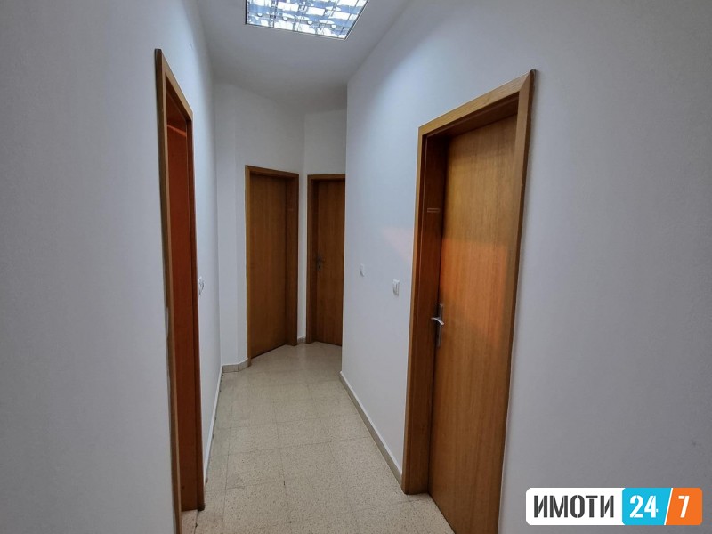 SE IZDAVA PRAZEN STAN ZA DELOVNA NAMENA VO KARPOSHMASHINSKI