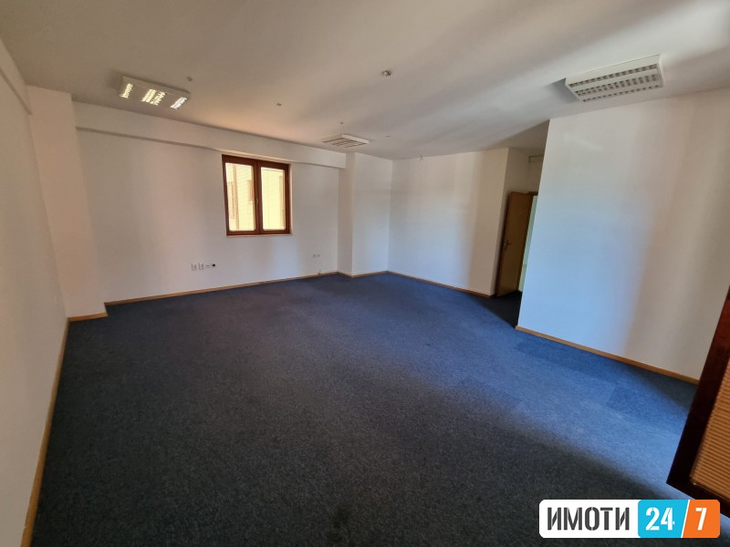SE IZDAVA PRAZEN STAN ZA DELOVNA NAMENA VO KARPOSHMASHINSKI