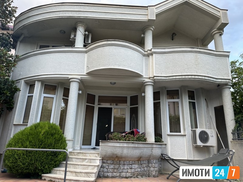 Урбан Лајф продава куќа со уникатна архитектура во Козле