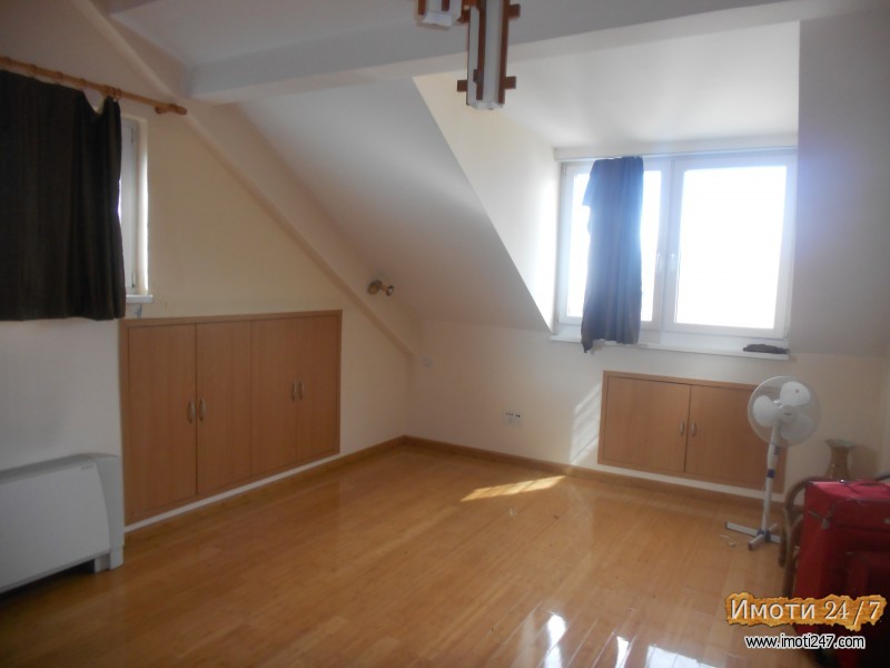 Rent House in   Hrom