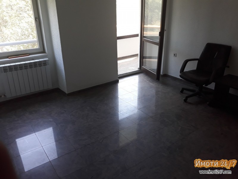 Rent Office space in   Karposh 1