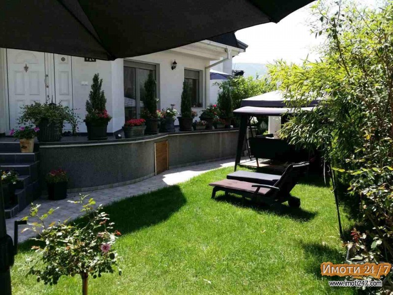 Rent House in   Vlae