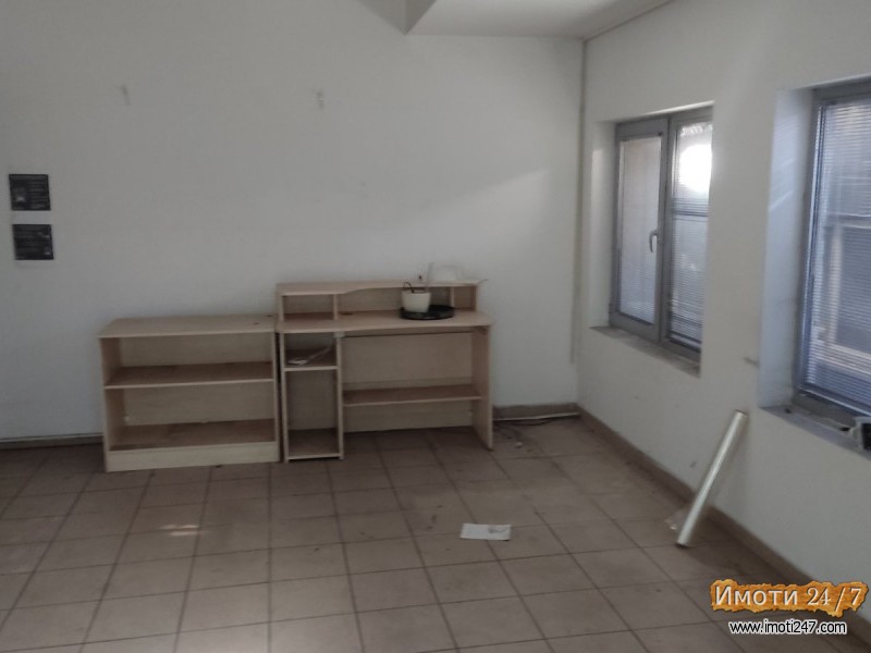 Sell Office space in   Karposh 2