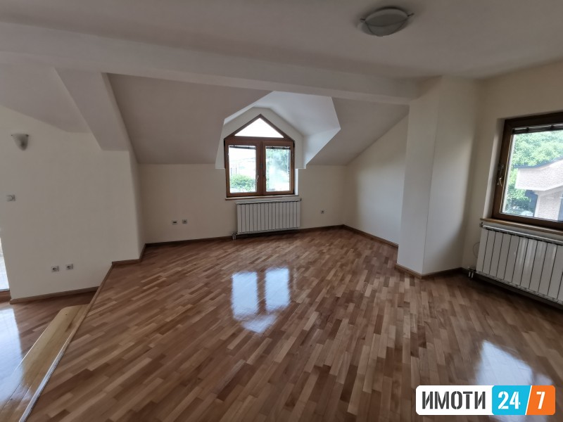 Rent House in   Zhdanec