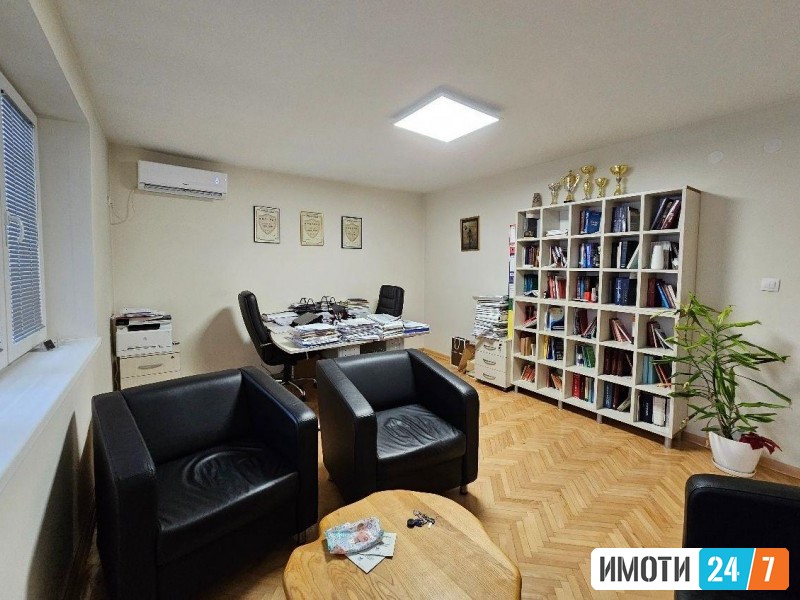 Rent Office space in   Centar