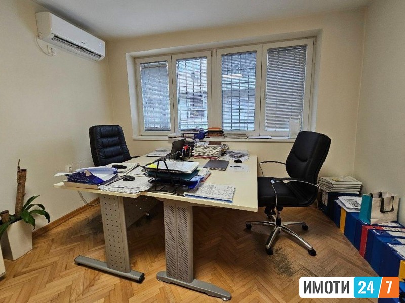 Rent Office space in   Centar