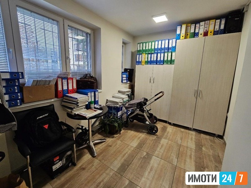 Rent Office space in   Centar