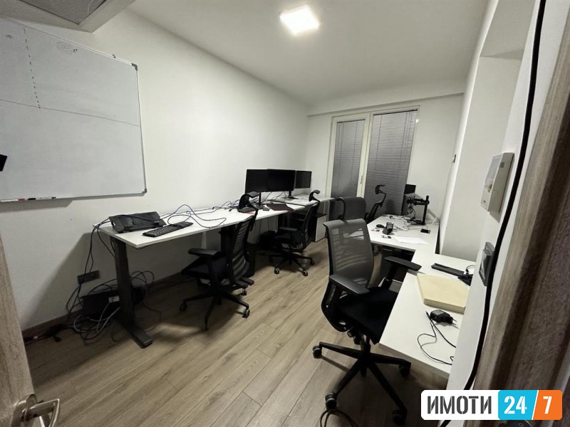 Rent Office space in   Aerodrom