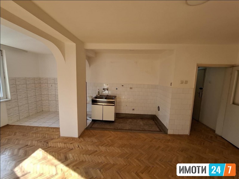 Sell Apartment in   Karposh 1