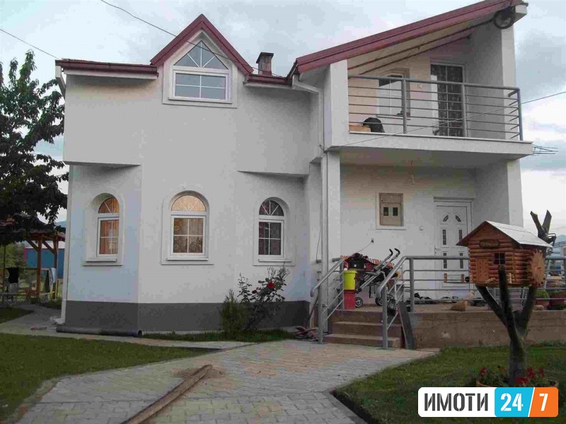 Се продава Куќа во  нас Визбегово
