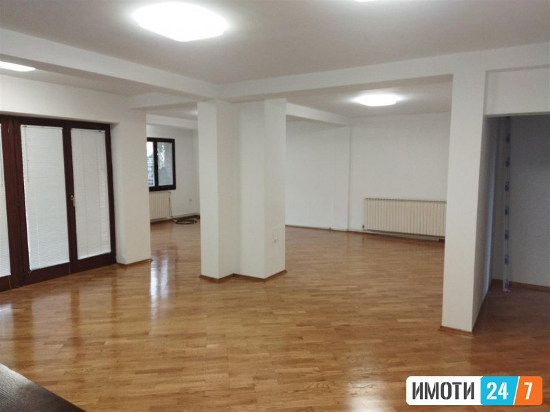 Се издава Стан во  нас Козле