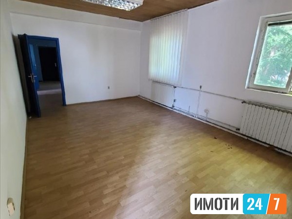 Се издава Деловен простор во  нас Хром