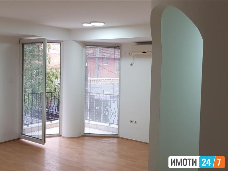 Rent Office space in   Centar
