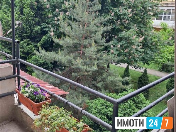 Се продава Стан во  нас Центар