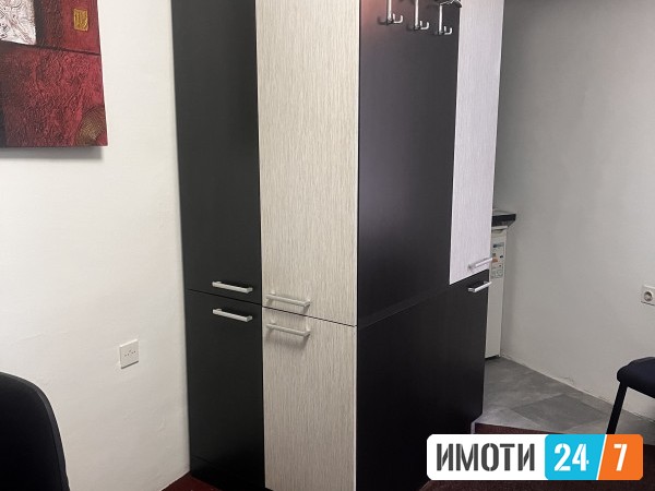Се продава Деловен простор во  нас Автокоманда