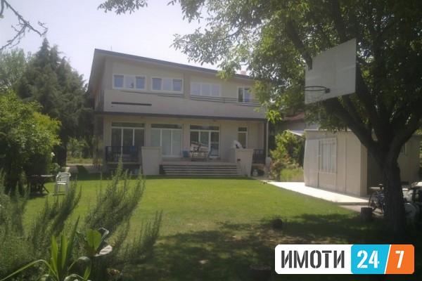 Се продава Куќа во  нас Хром