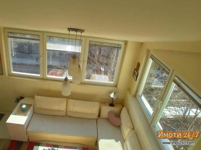 Урбан Ливинг продава 25 собен стан во Центар