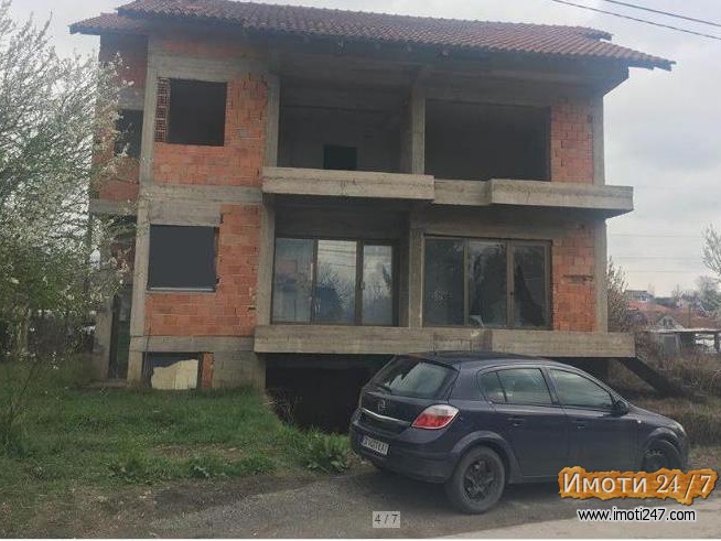 Се продава куќа во градба 420м2Радишани